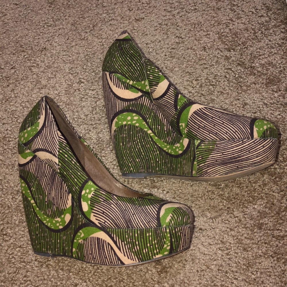 Joan & David pink, snake and brown pump.